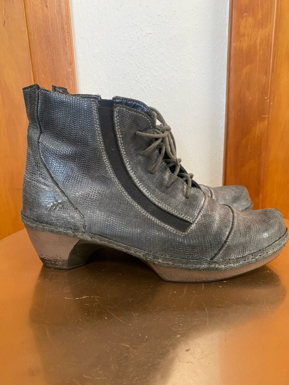 Naot Lace-Up Ankle Boots Metallic Gray Dystopian Grunge Witch Retro Tough City